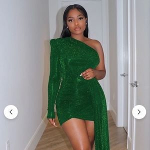 One shoulder side train dress